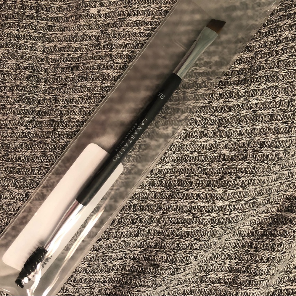 Anastasia Eyebrow Brush 7B